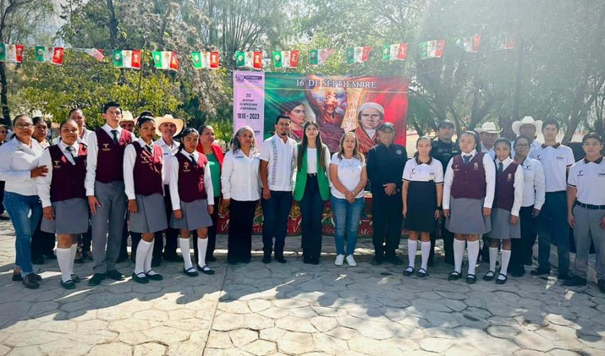 ¡¡Ceremonia Civica!!… Aniversario CCXIII de la Independencia de México