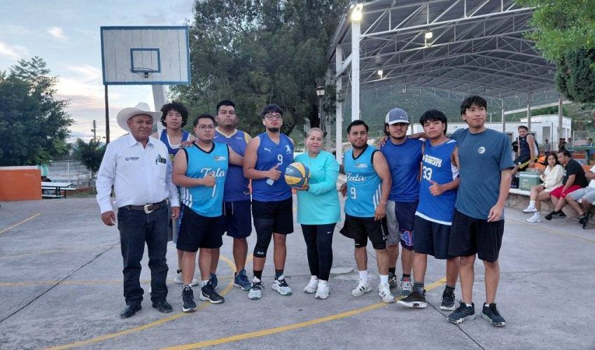 Fomenta  la Dra. Maricela Rodriguez Glz el deporte y la sana convivencia!!!