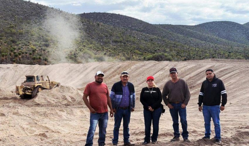 Visita Dra. Maricela Rodríguez González avance de la construcción de una Olla de Captación de agua.