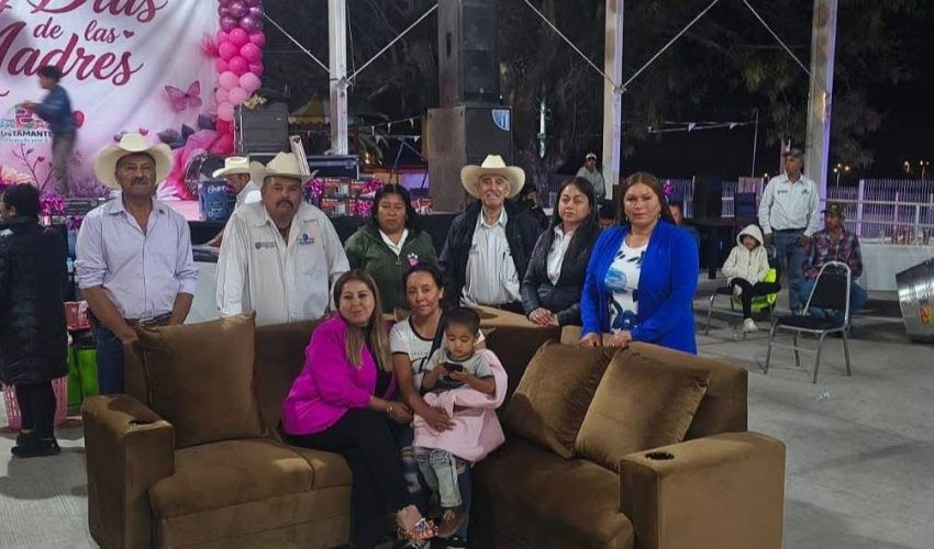 Gran festejo del Día de las Madres: La Dra. Maricela Rodríguez González consiente a las mamás con música, regalos y alegría